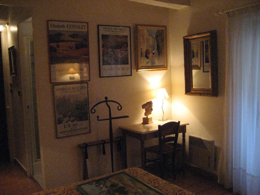 Maison D'Hotes De L'Eveche Vaison-la-Romaine Zimmer foto